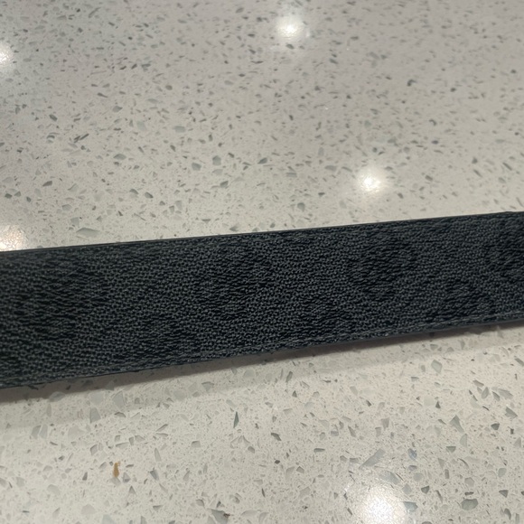 Gucci belt, dark brown front facing side, light brown interior facing side. - Picture 4 of 5